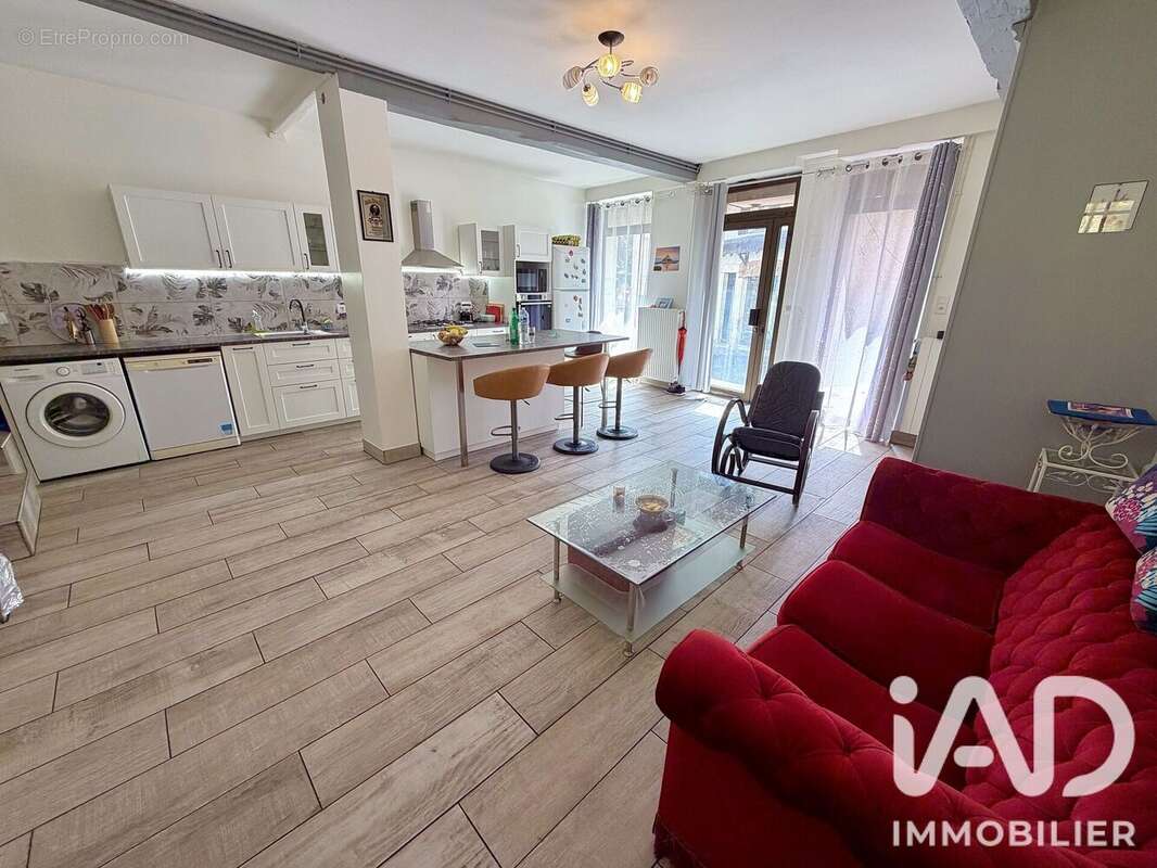 Photo 3