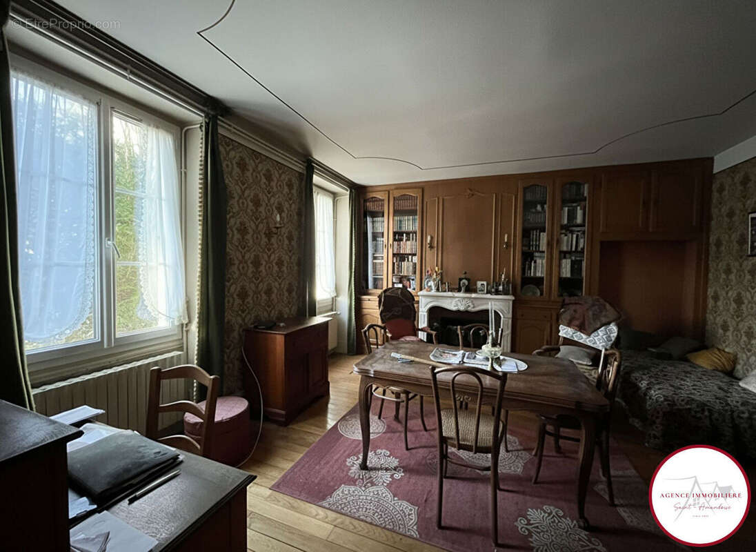 Maison à SAINT-AMAND-MONTROND