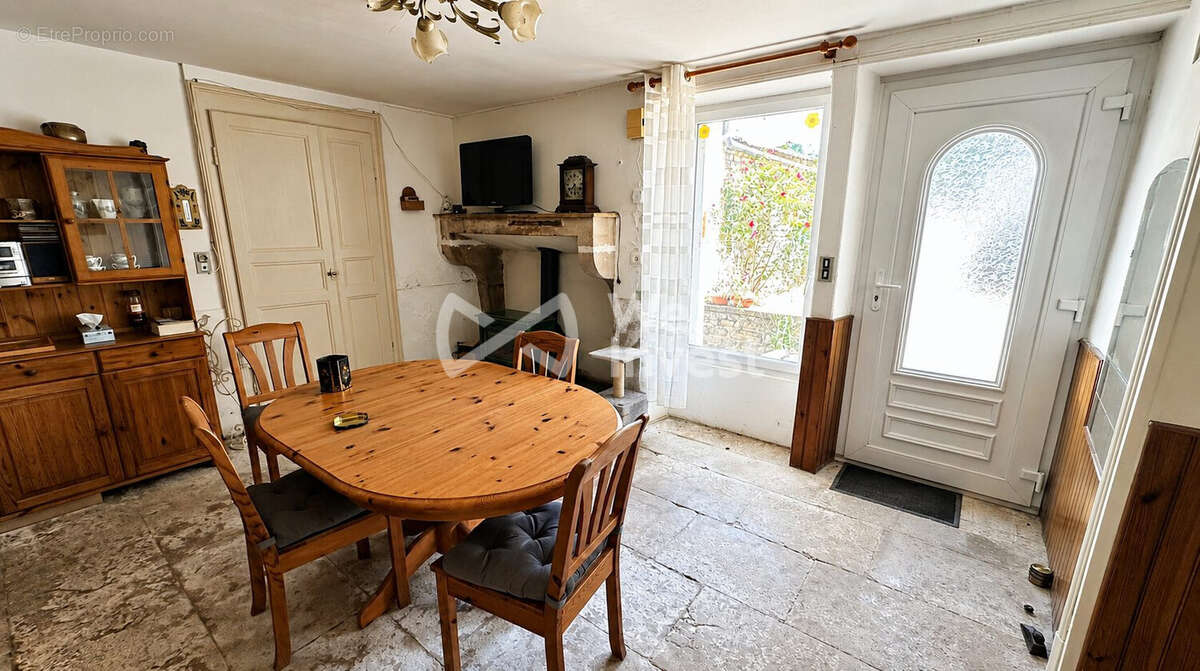Maison 3 pièces 80 m² à vendre à Ancy-Le-Franc (89160) - photo 4