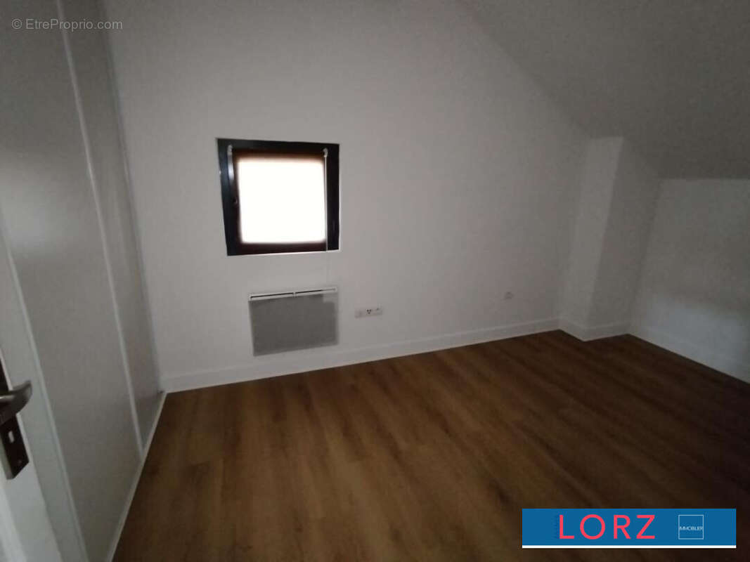 CHAMBRE - Appartement à BOURGES