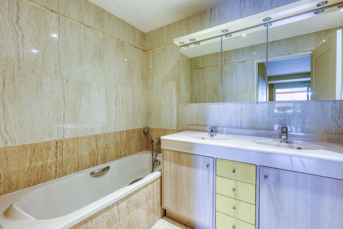 Appartement à SANARY-SUR-MER