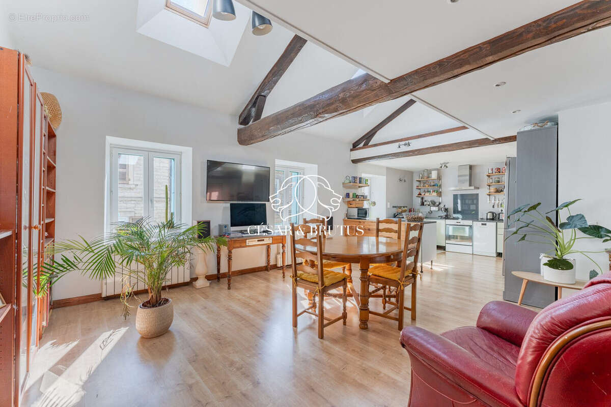 Pièce de vie 1 - Appartement à LA TOUR-DU-PIN