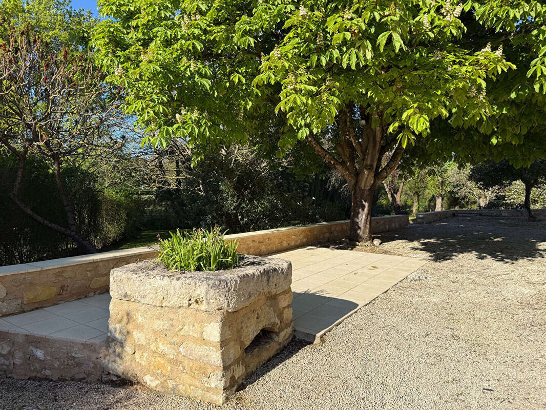 Maison à NIEUIL-L'ESPOIR