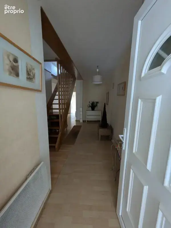 Appartement de 5 pièces de 110 m² à Lons-le-Saunier - photo 9