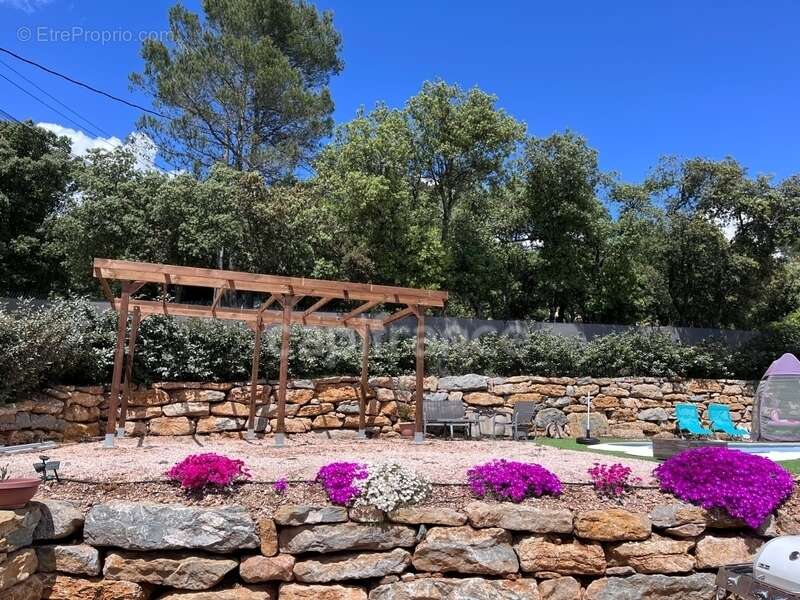 Maison à SAINTE-ANASTASIE-SUR-ISSOLE