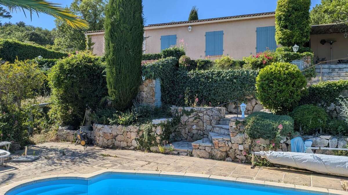 Maison de plain pied - 140m ² - photo 3