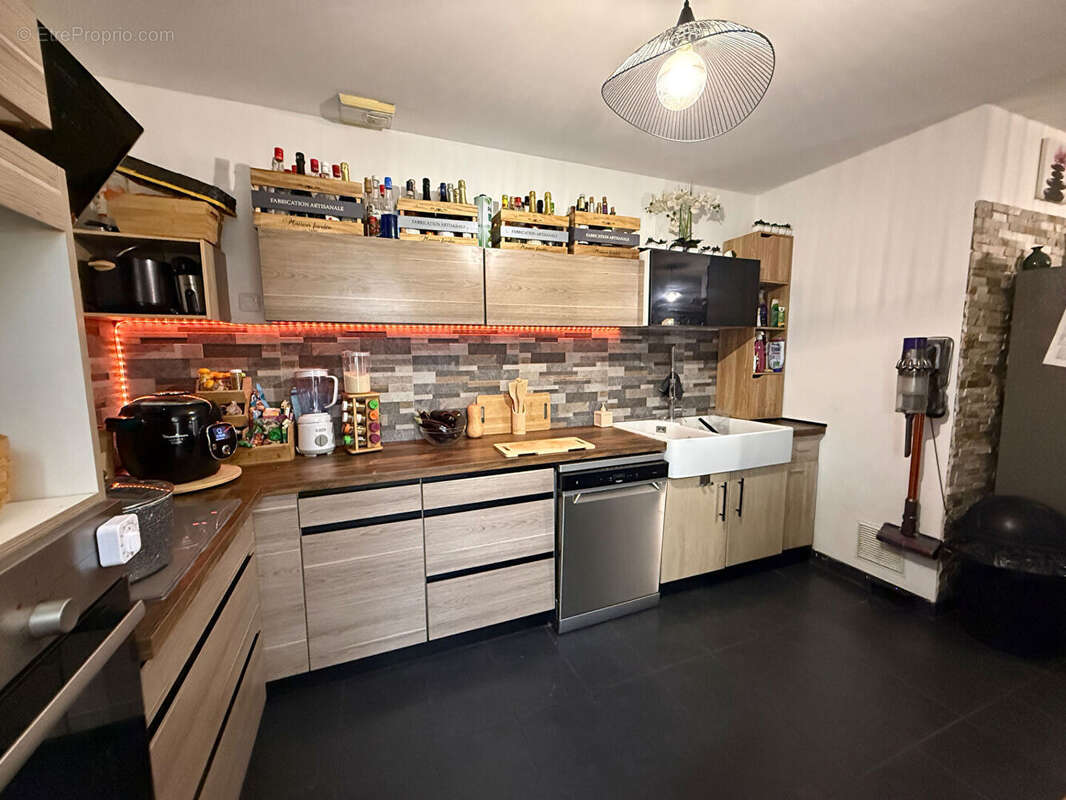 Maison à MIRABEL-ET-BLACONS