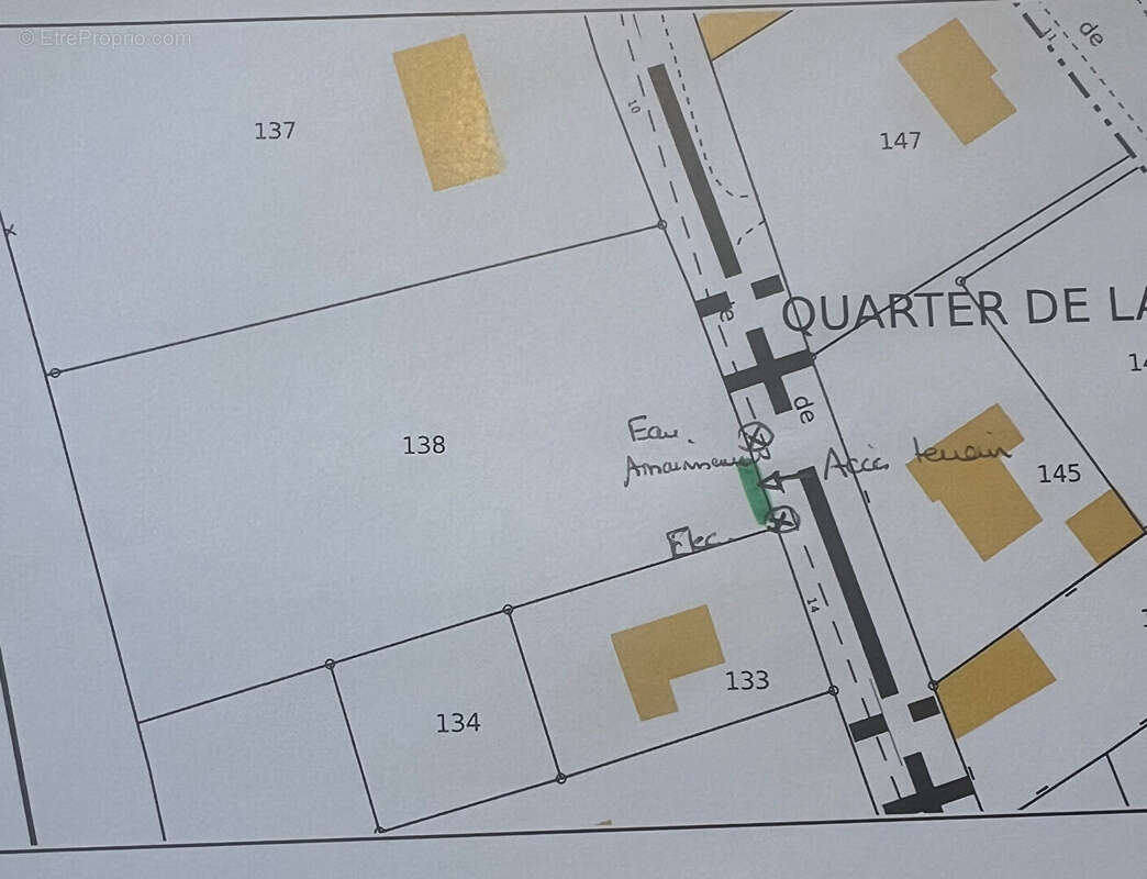 Terrain à NERIS-LES-BAINS