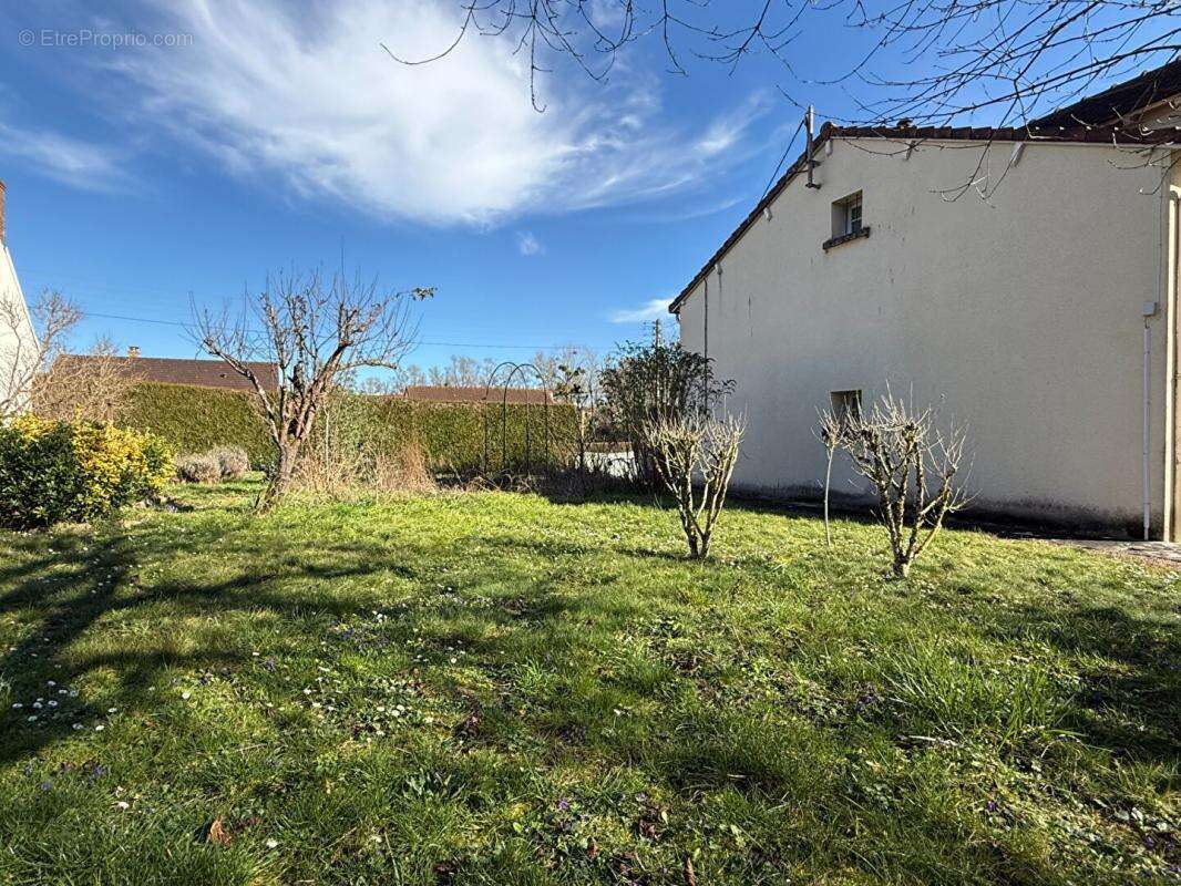 Maison à LURCY-LEVIS