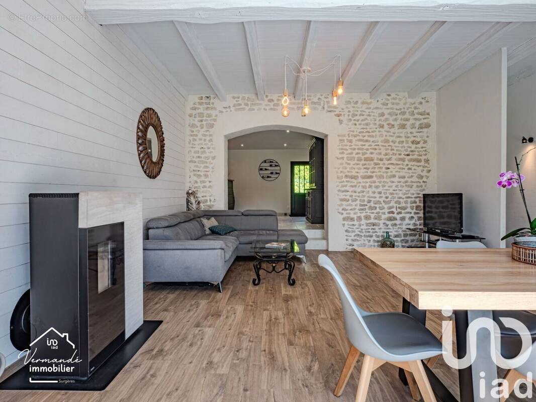Photo 1 - Maison à SURGERES