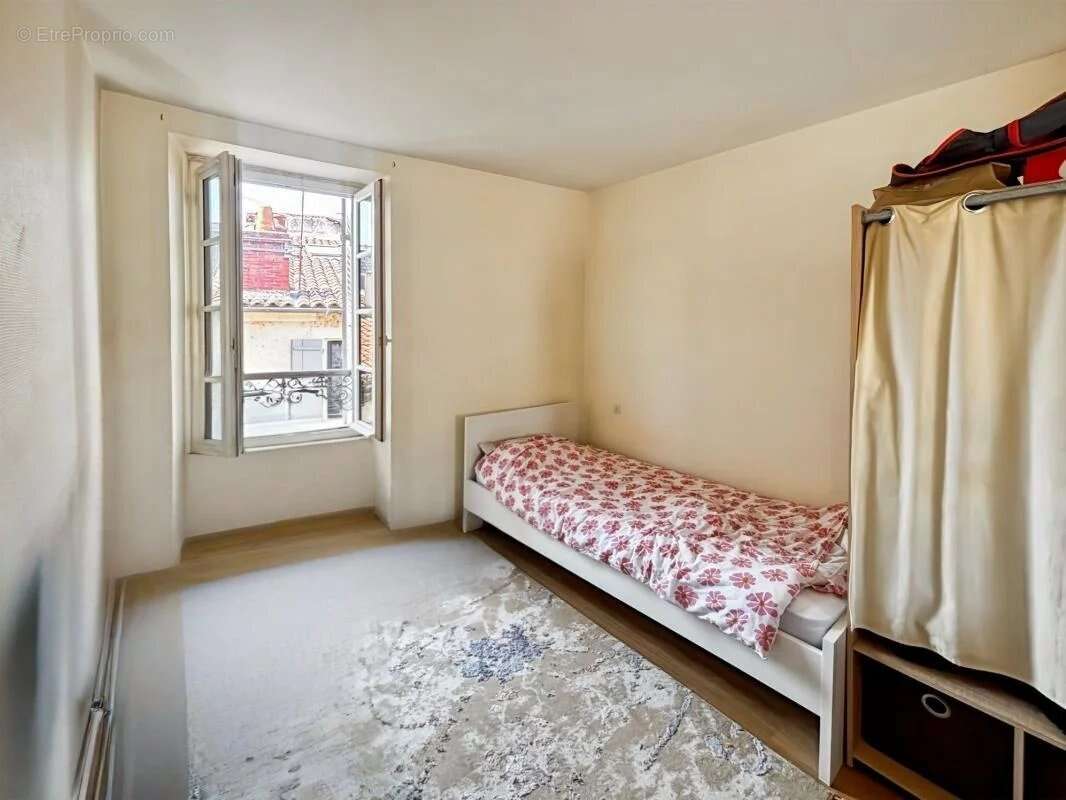 À vendre – T1 bis au cœur historique de Périgueux - photo 3