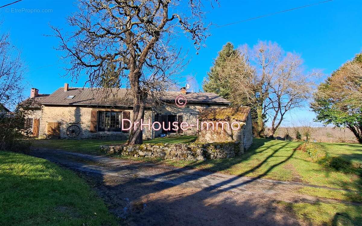 Maison à SAINT-SAUD-LACOUSSIERE