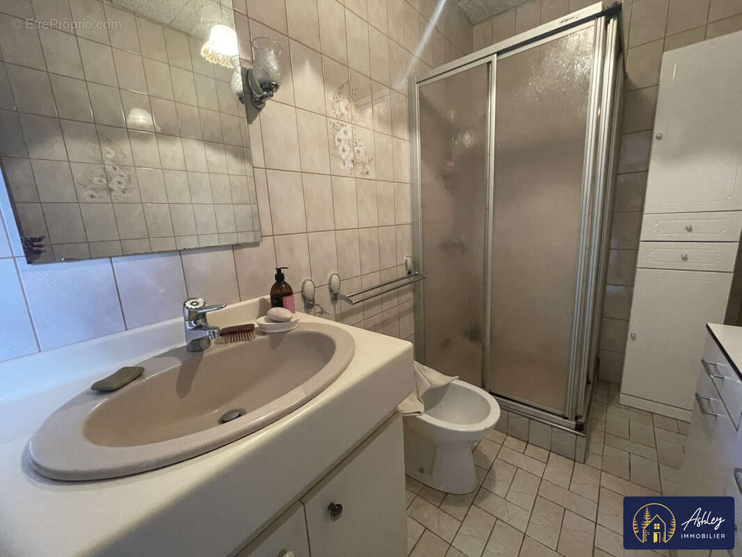 Maison à CHAMPS-SUR-TARENTAINE-MARCHAL