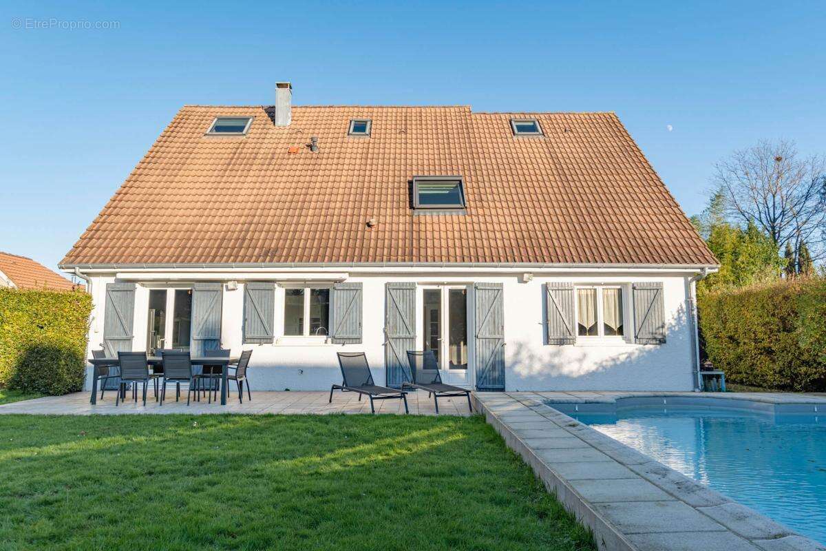 Maison à SAINT-PAVACE
