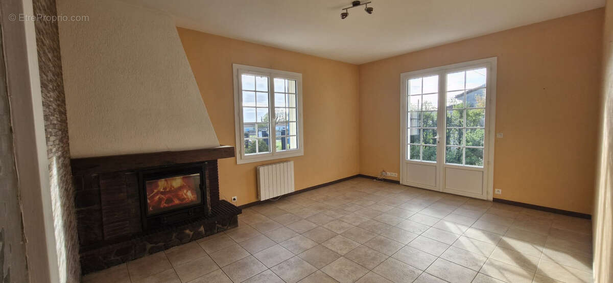 Maison à MORTAGNE-SUR-GIRONDE