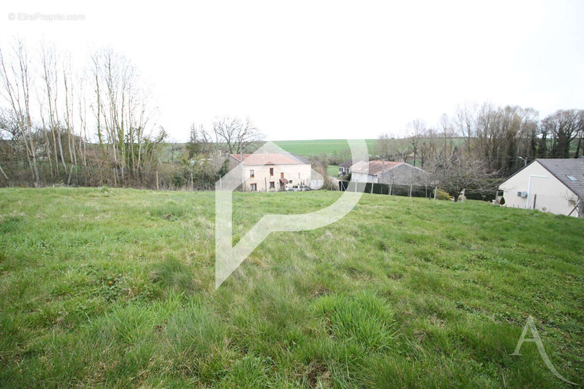 Terrain de 820m2 - photo 5