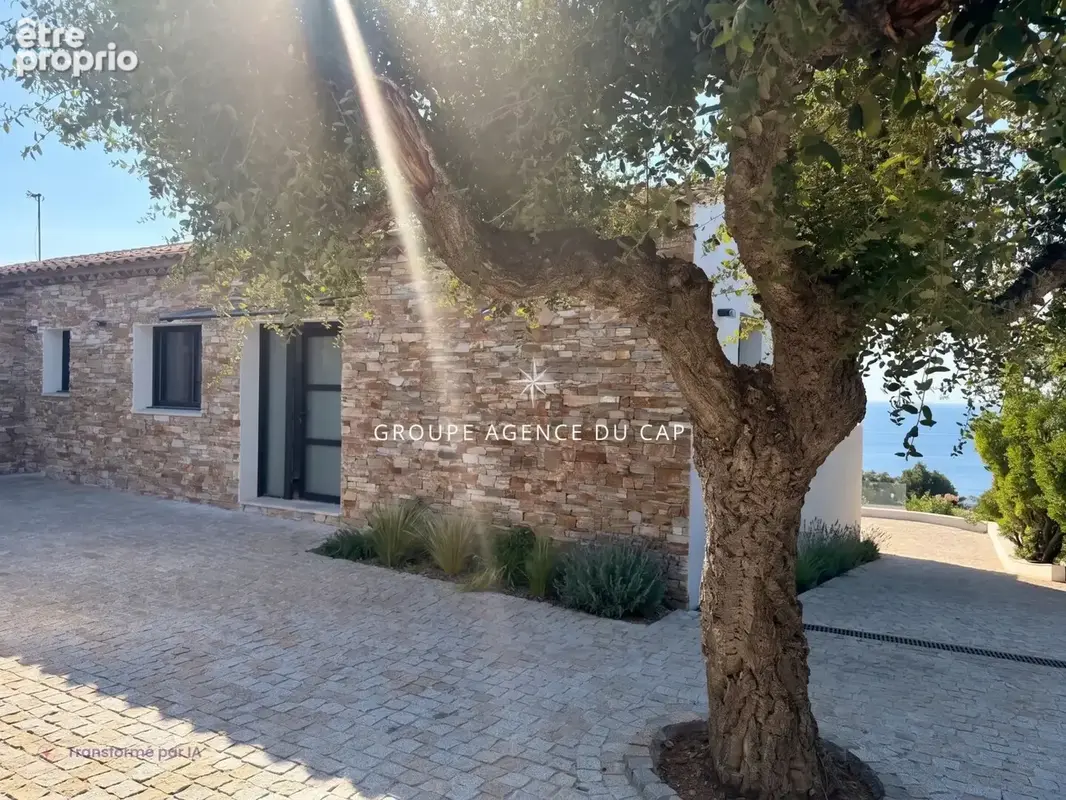 Maison à LES ISSAMBRES