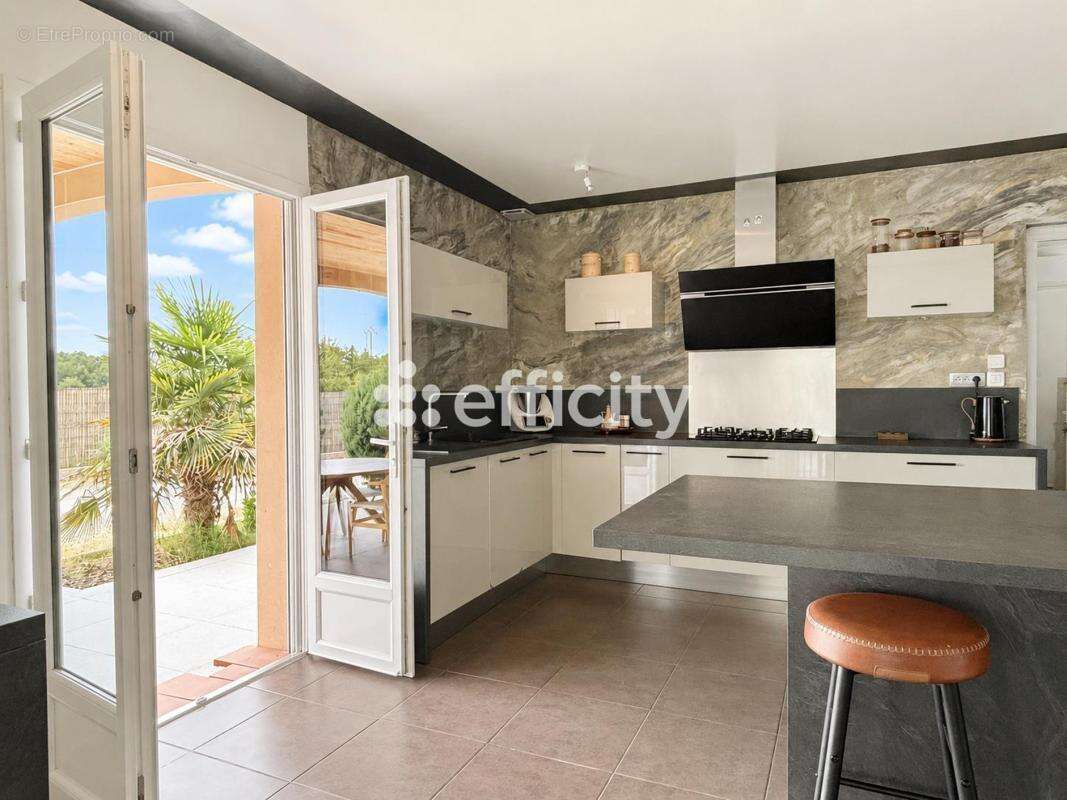 Maison 160 m² à Fabas  - photo 3