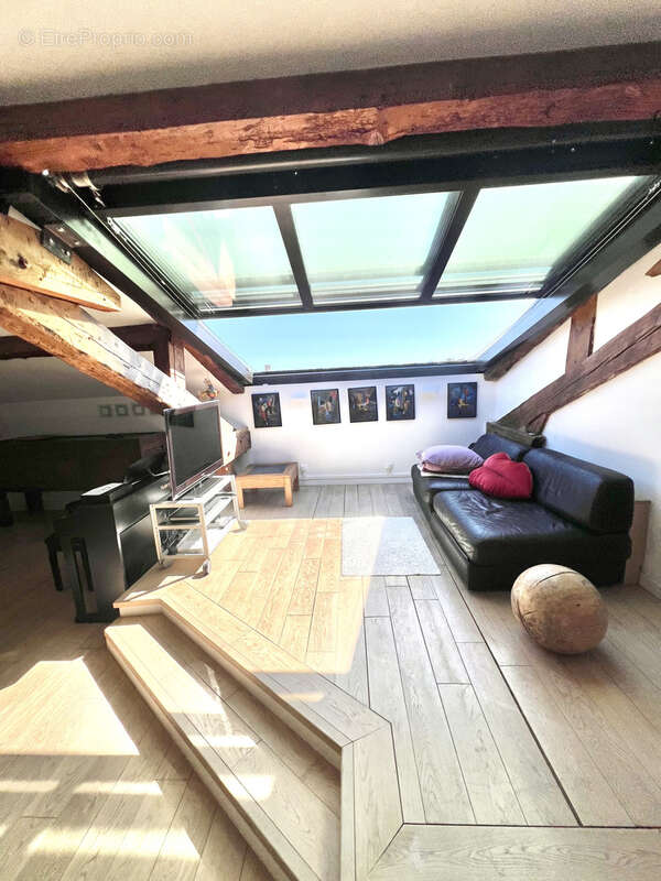 Cannes centre bas petit juas jolie t3 dernière étage 91m2 sud vue mer - photo 3