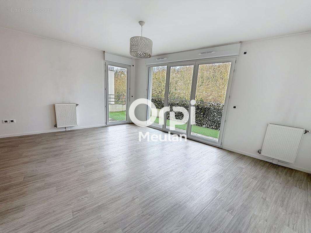 Appartement à HARDRICOURT