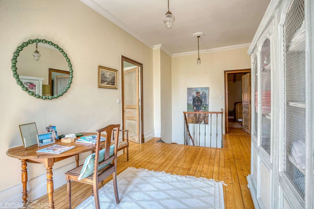 Élégante Maison de Maître du XIXème siècle, avec annexe, piscine et parc arboré - photo 7