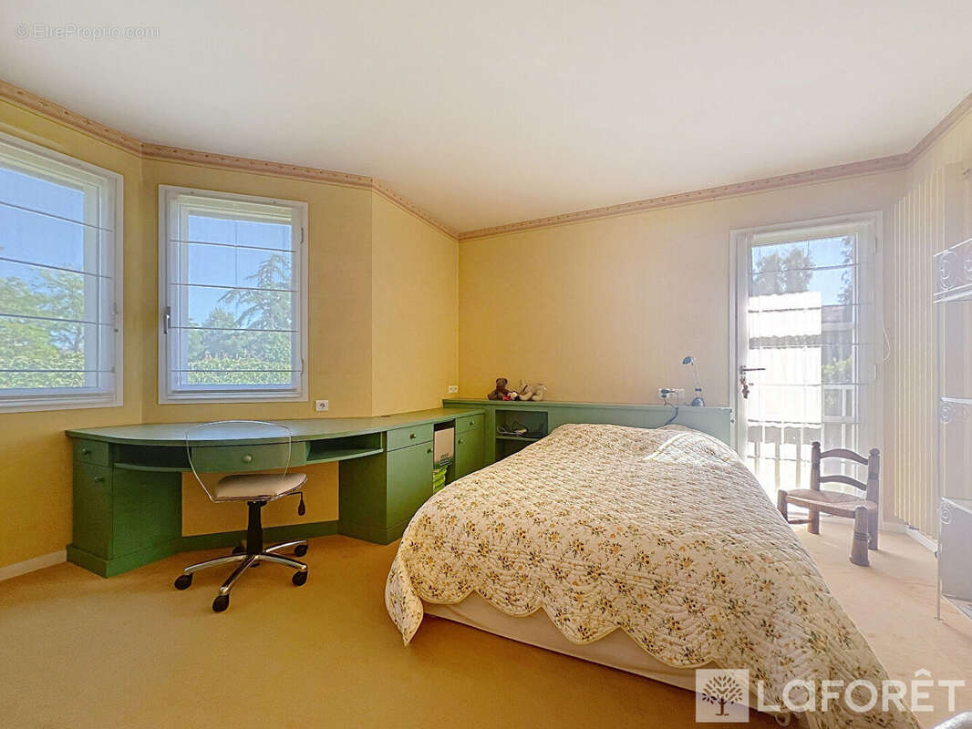 Maison à SAINT-MACAIRE-EN-MAUGES