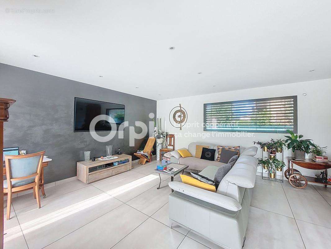 Maison à GILLY-SUR-ISERE