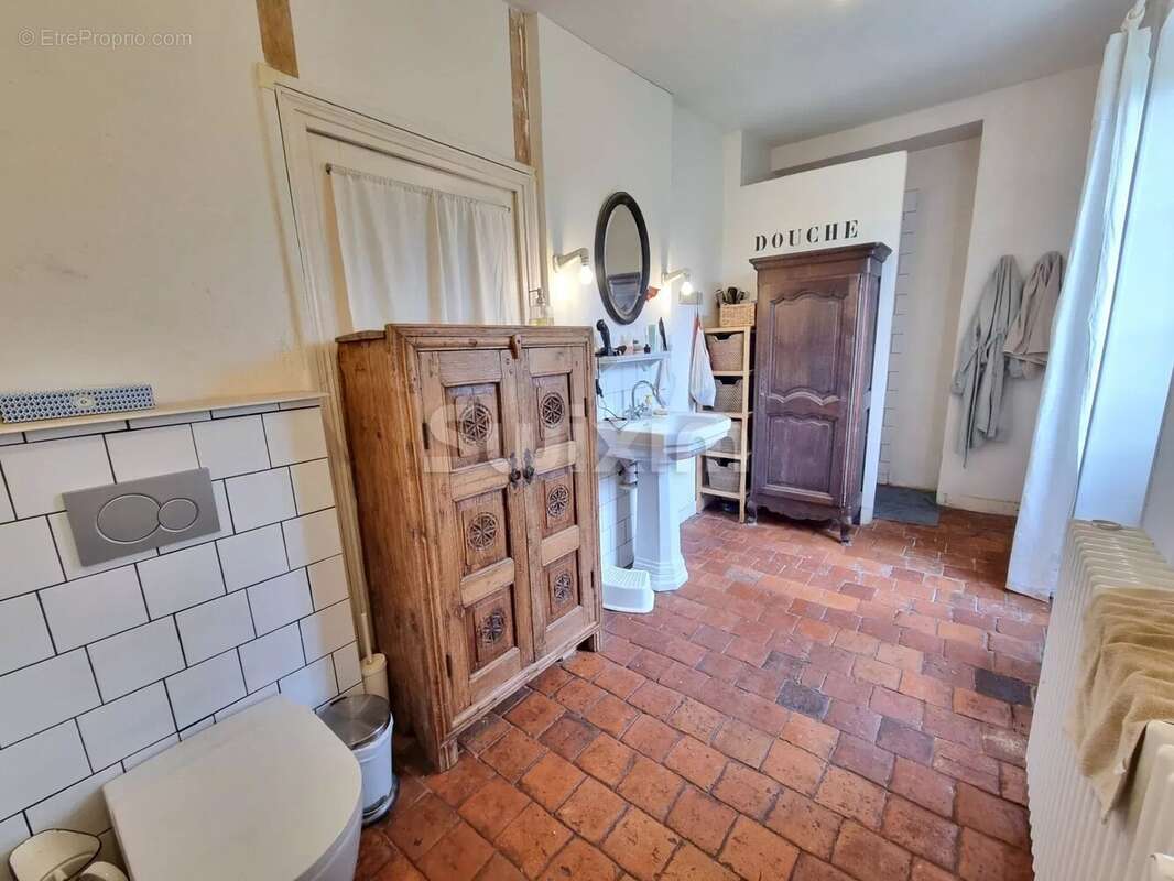 Maison à BRINON-SUR-BEUVRON