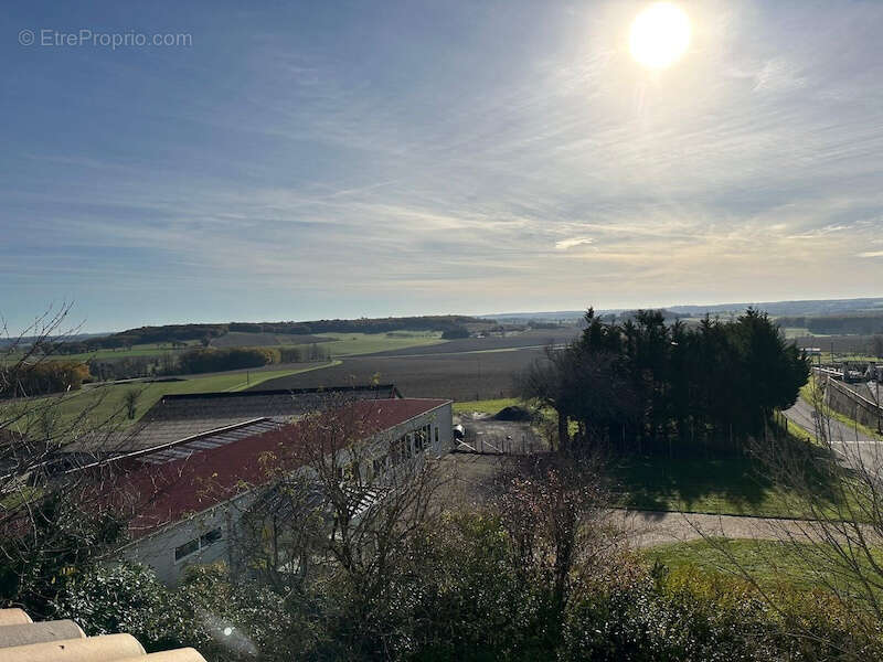Maison à MONTIGNAC-LE-COQ