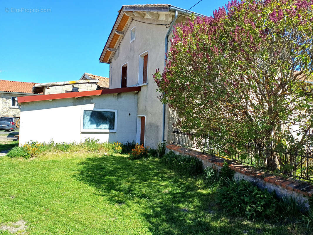 Maison à JULLIANGES