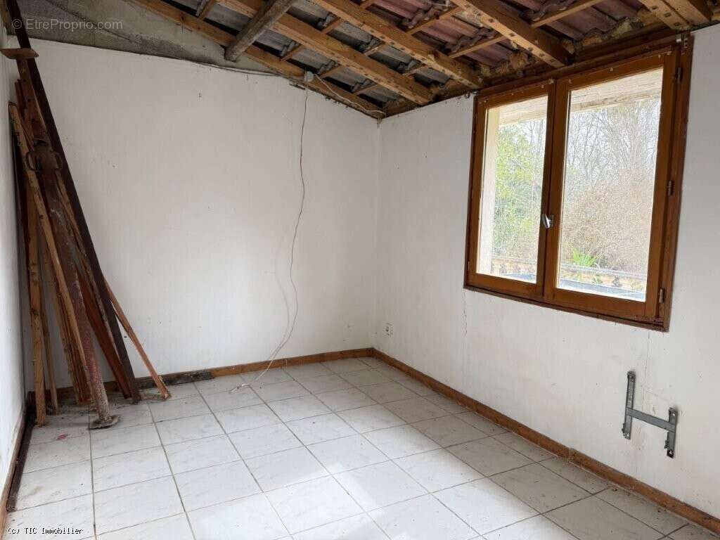 Maison à NANTEUIL-EN-VALLEE