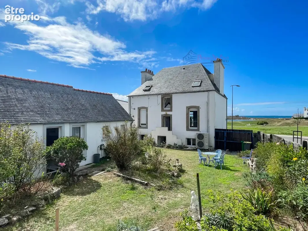 Maison à LAMPAUL-PLOUARZEL