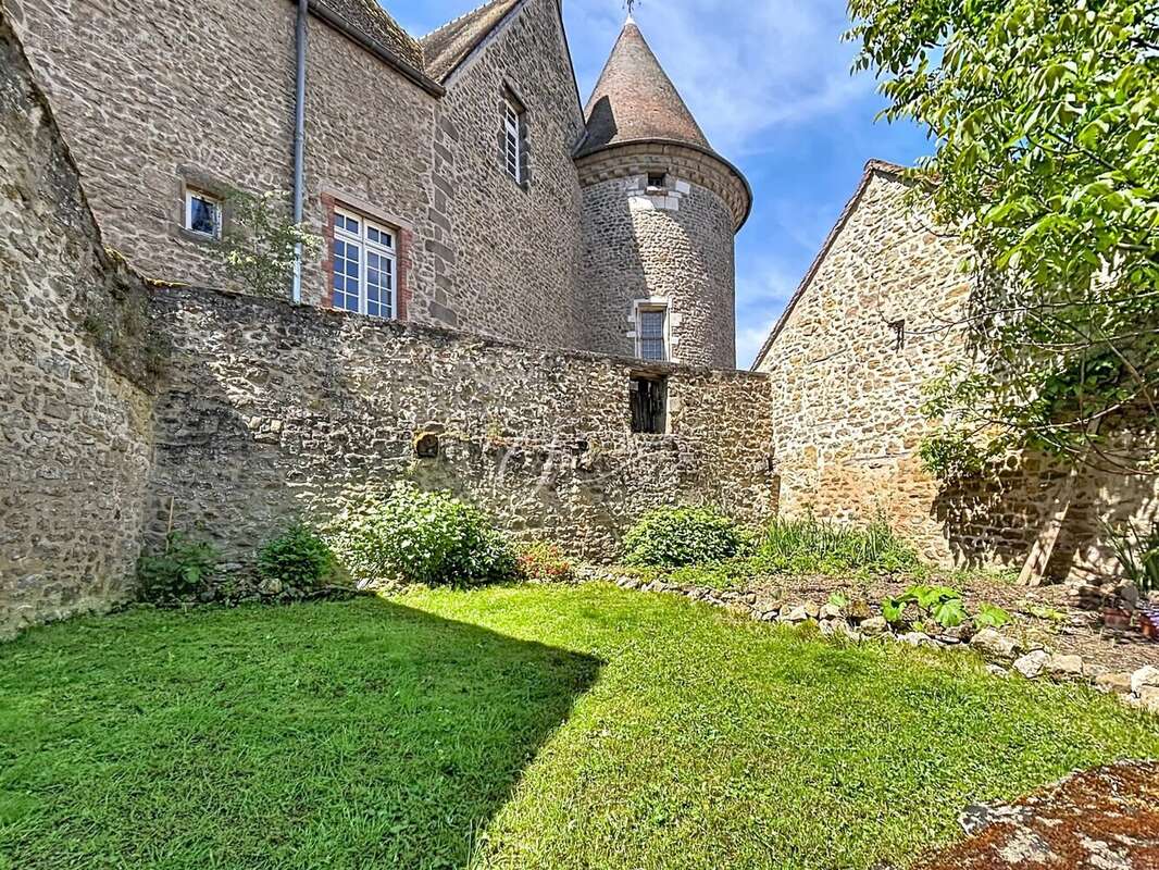 Maison à ARNAY-LE-DUC