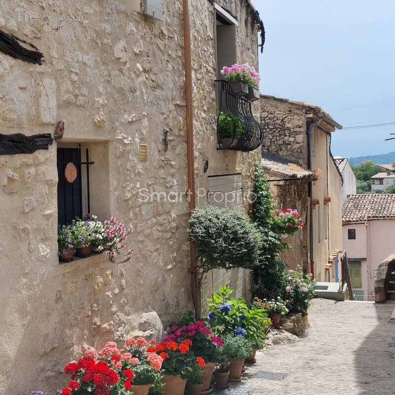 Maison à GREOUX-LES-BAINS