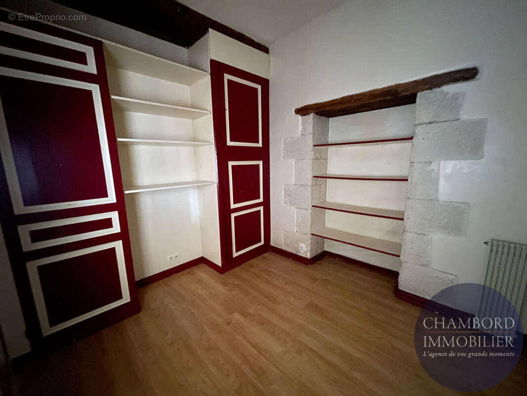 BLOIS  rue Franciade  - Appartement de caractère 124 m² avec parking - photo 9