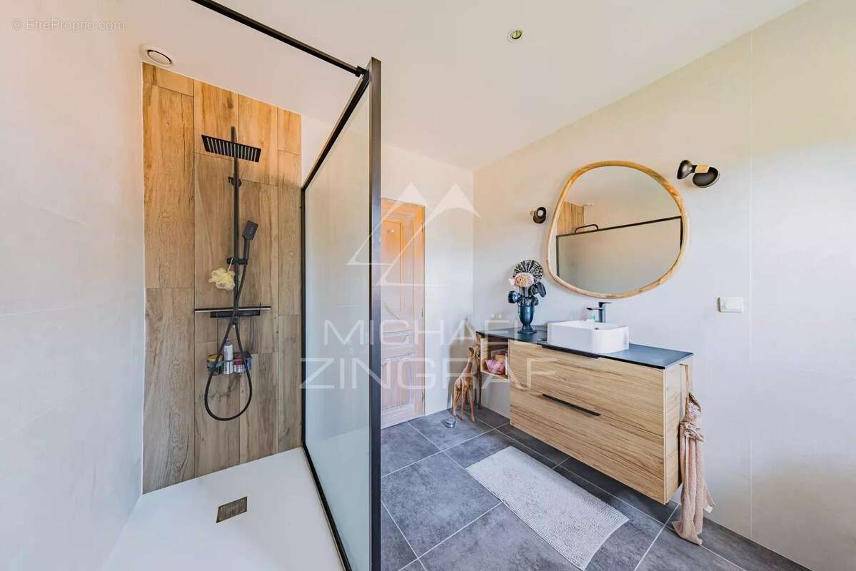 Villa contemporaine de 5 chambres - photo 12