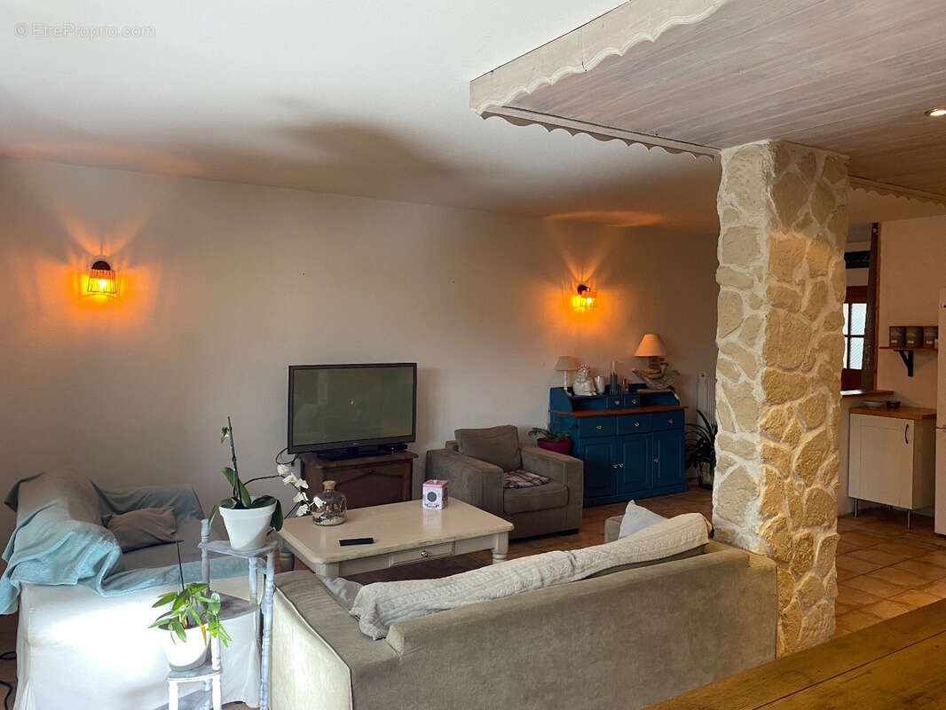 Appartement à PRUNIERES
