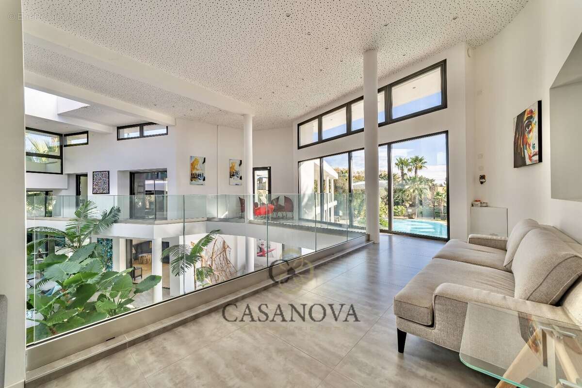 Maison à SAINT-BRES