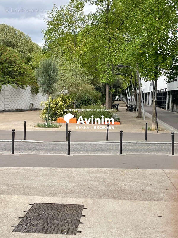 Commerce 230 m² à Paris-19e  - photo 3