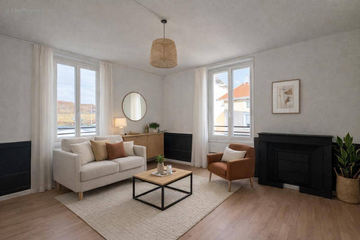 Appartement à RIVES