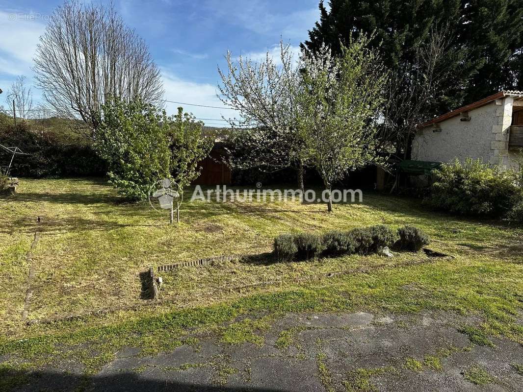 Maison à SAINT-ASTIER