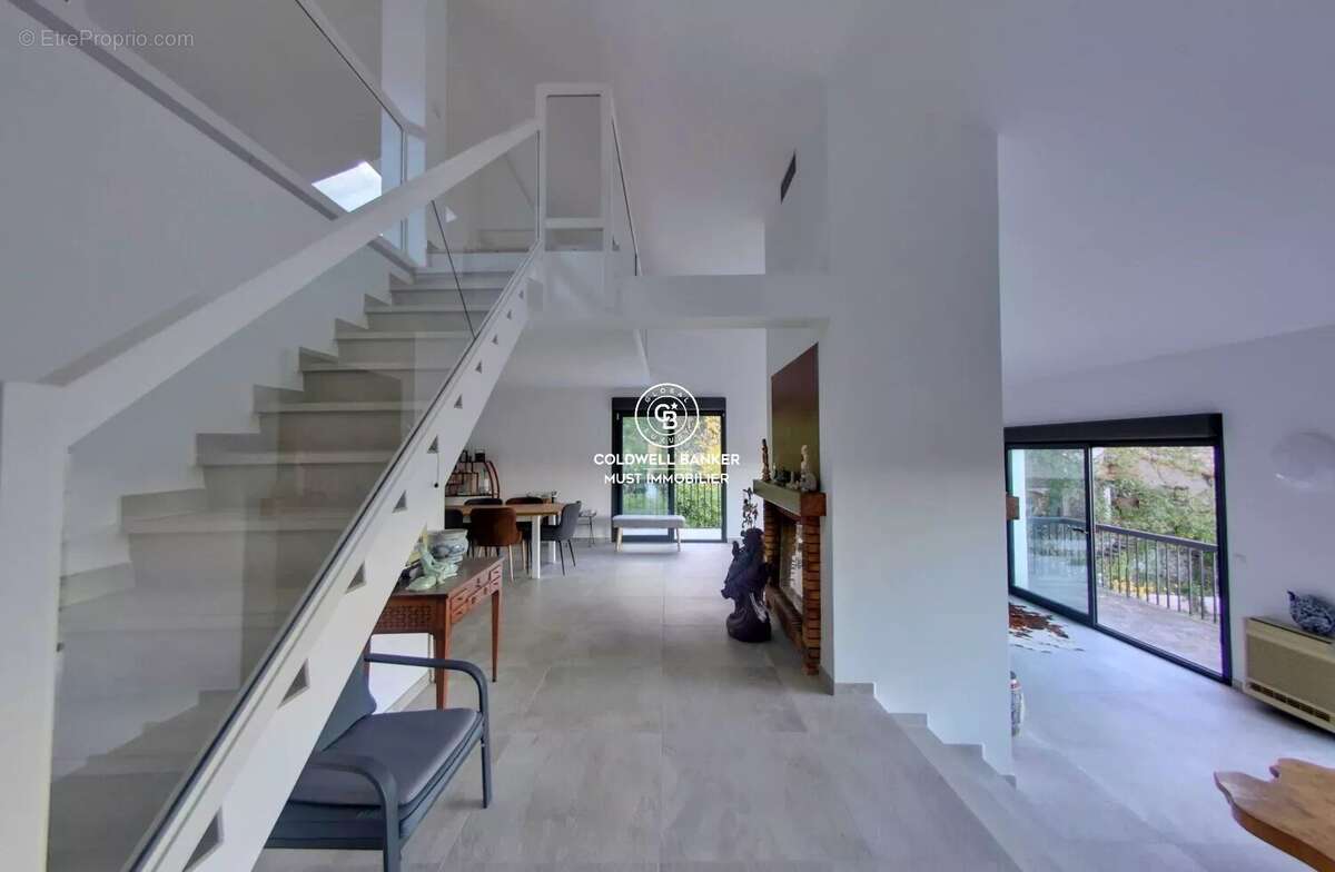 Maison à MONTESQUIEU-DES-ALBERES