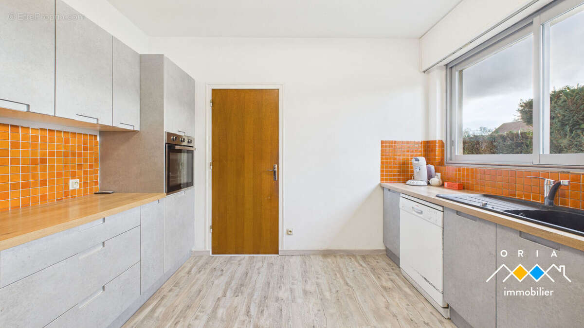 Maison à BRIN-SUR-SEILLE