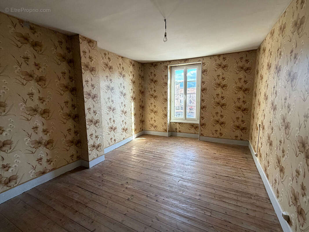 Appartement à LABRUGUIERE