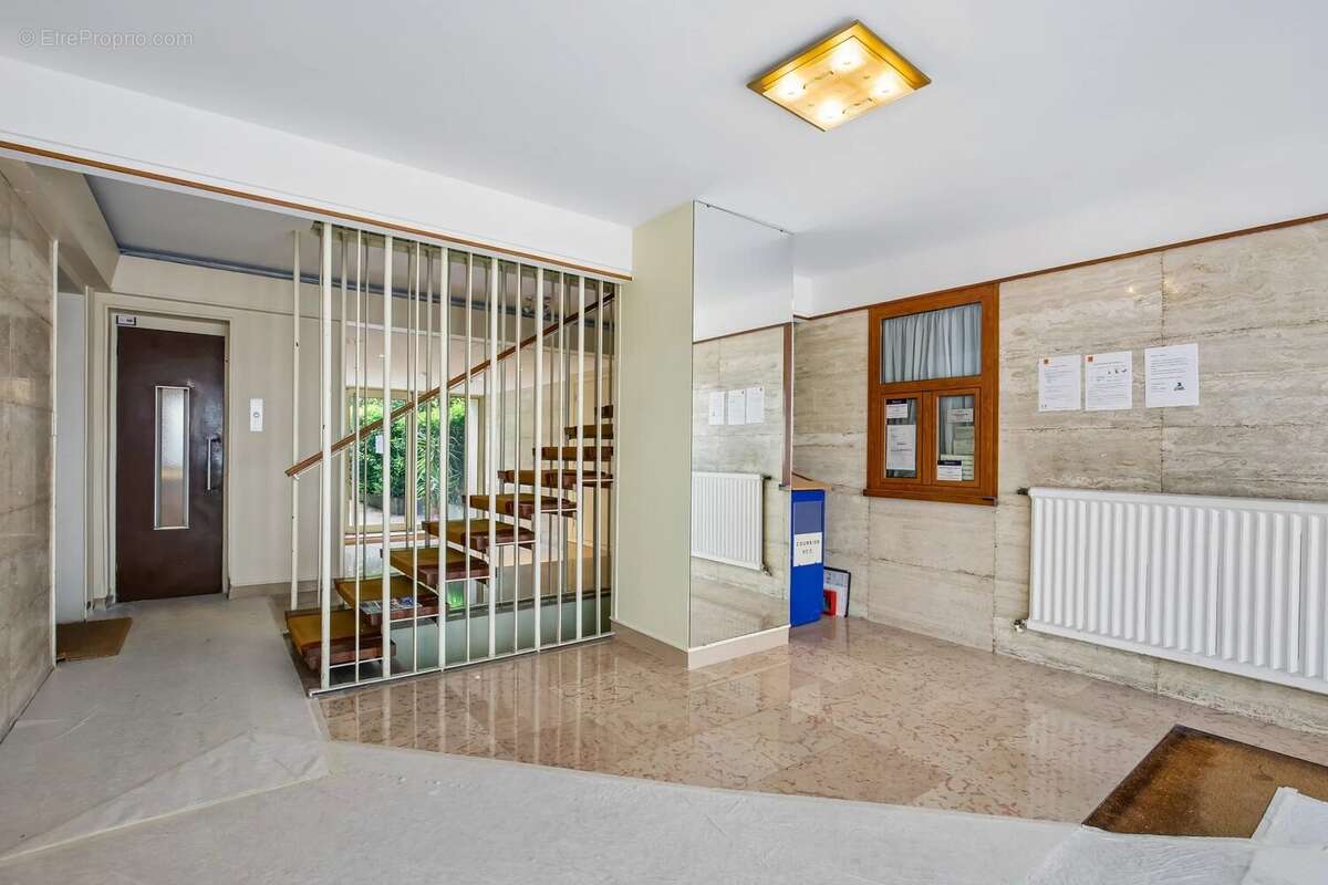 Appartement à NEUILLY-SUR-SEINE