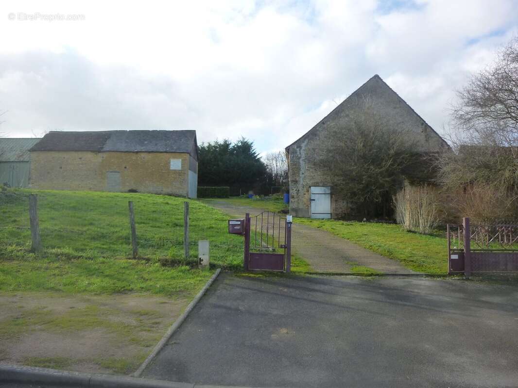 Maison à LOUE