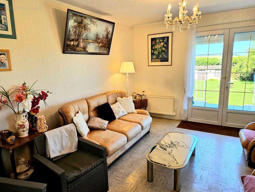 VENDU PAR L'AGENCE - Cuigy En Bray - Maison de plain pied de 72 m2 - 2 chambres - sous-sol total sur 1.400 m2 de terrain plat - photo 5