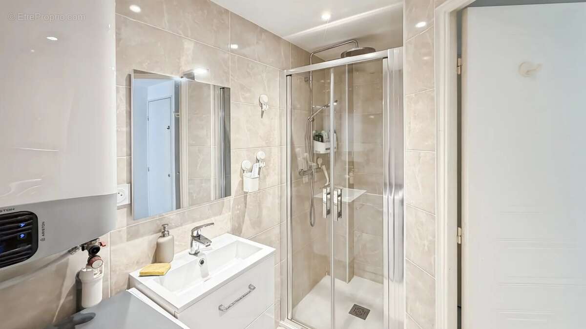 Appartement à VALLAURIS