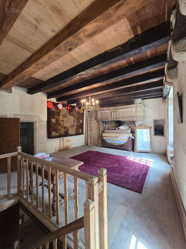 Maison à EYMOUTIERS