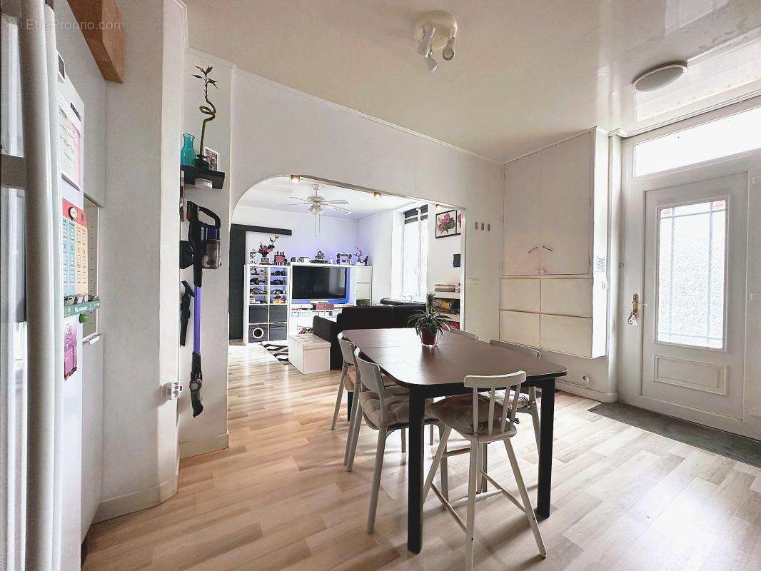 Maison 67 m² à Saint-Priest  - photo 4
